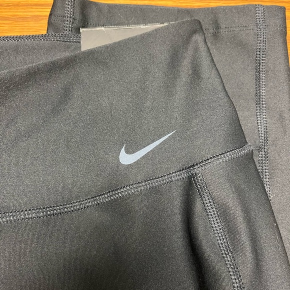 Nike Skinny Fit Leggings - Picture 2 of 7